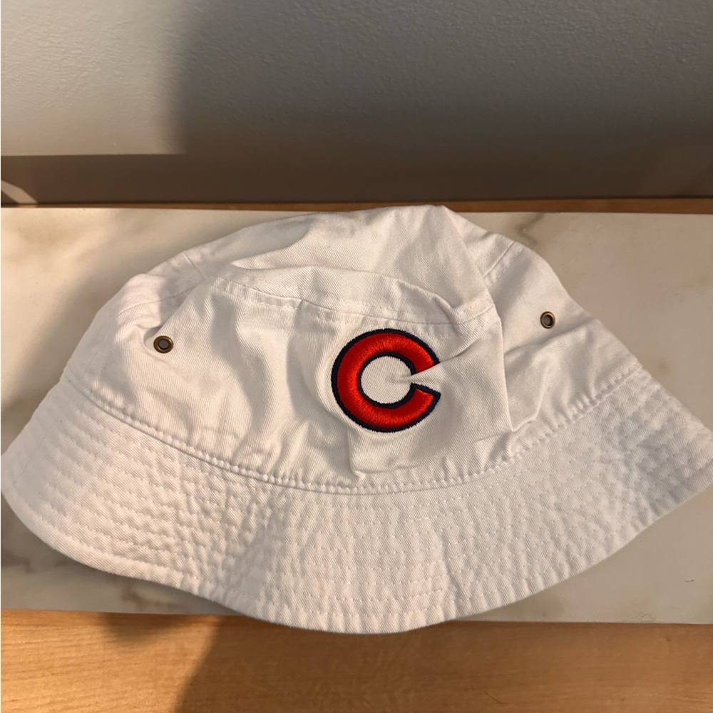White Cubs bucket hat